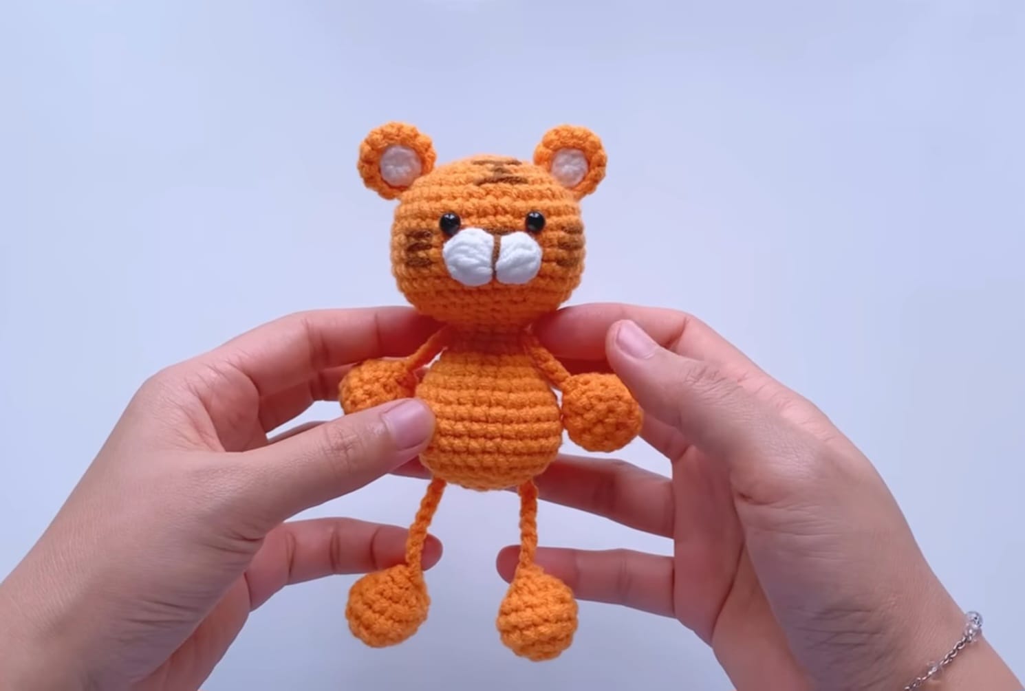 long arm tigger keychain
